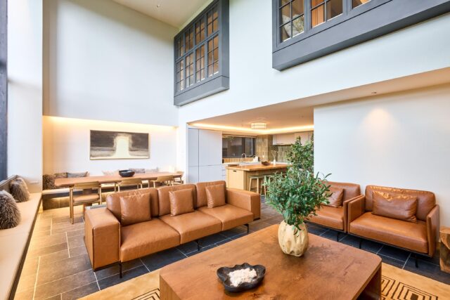 Niseko Central Condominiums, Hirafu, Niseko — Living area