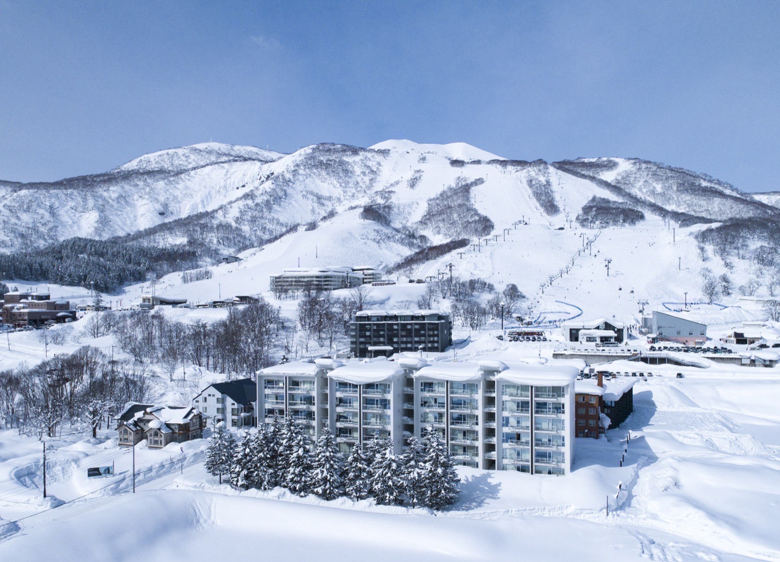 Niseko Landmark View, Hirafu, Niseko — Exterior