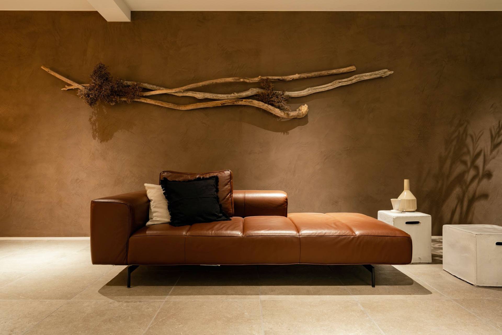 Shinka Niseko, Hirafu, Niseko — Lobby