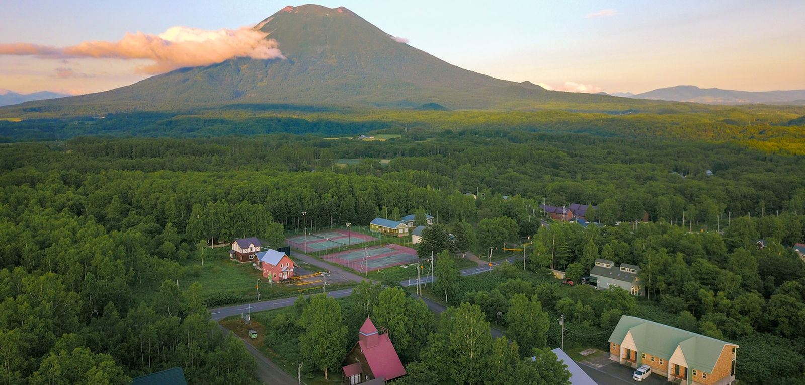 Yotei Townhouse - 2 bedrooms with covered BBQ deck, Niseko Village, Niseko — 3